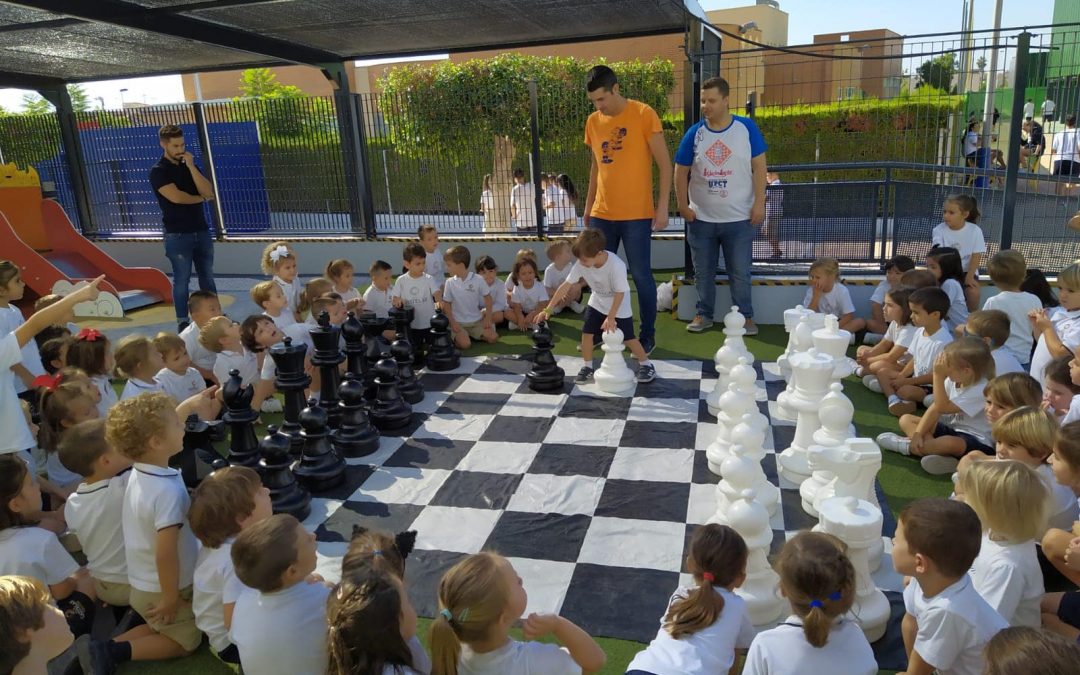 En New Castelar College nos encanta el ajedrez