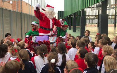 ¡Papá Noel llega a New Castelar College!